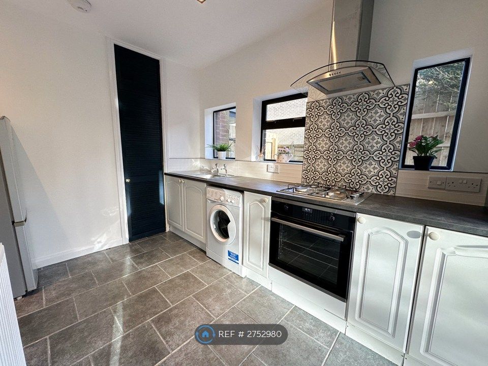 Property photo 1 of 14 Kitchen