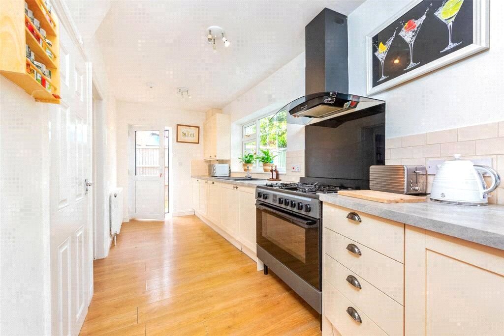 Property photo 3 of 14 Picture No. 12