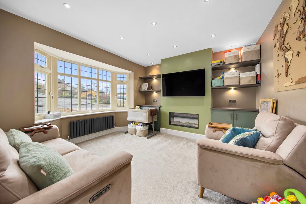 Property photo 2 of 32 Living Room