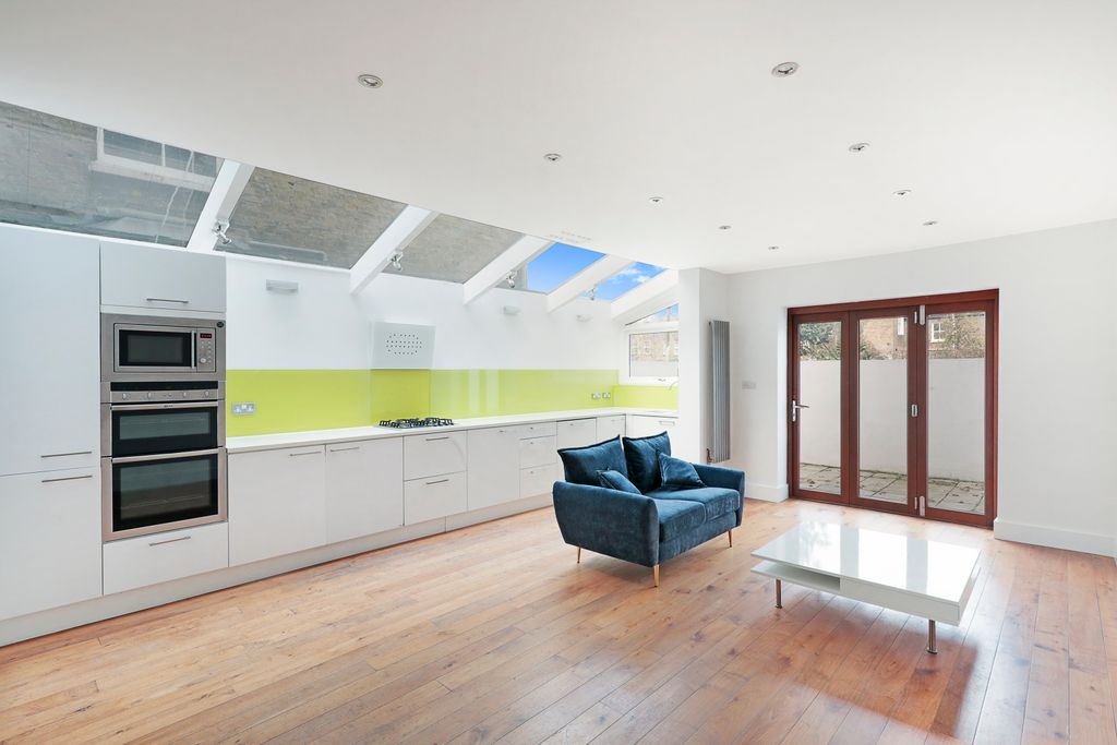 Property photo 3 of 25