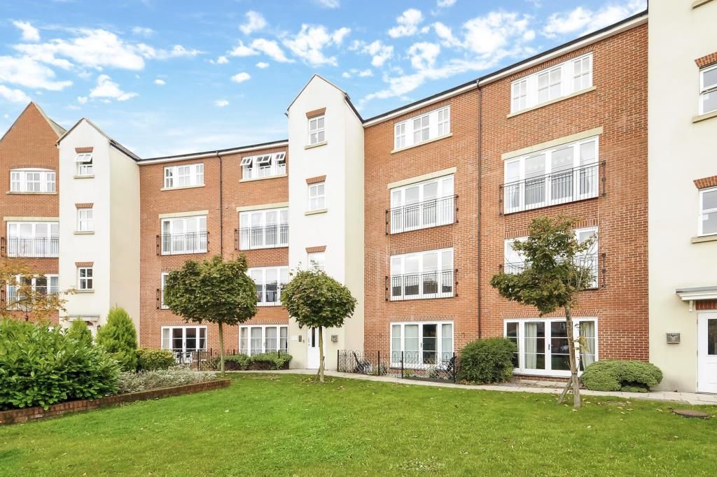 Property photo 1 of 10 External Front