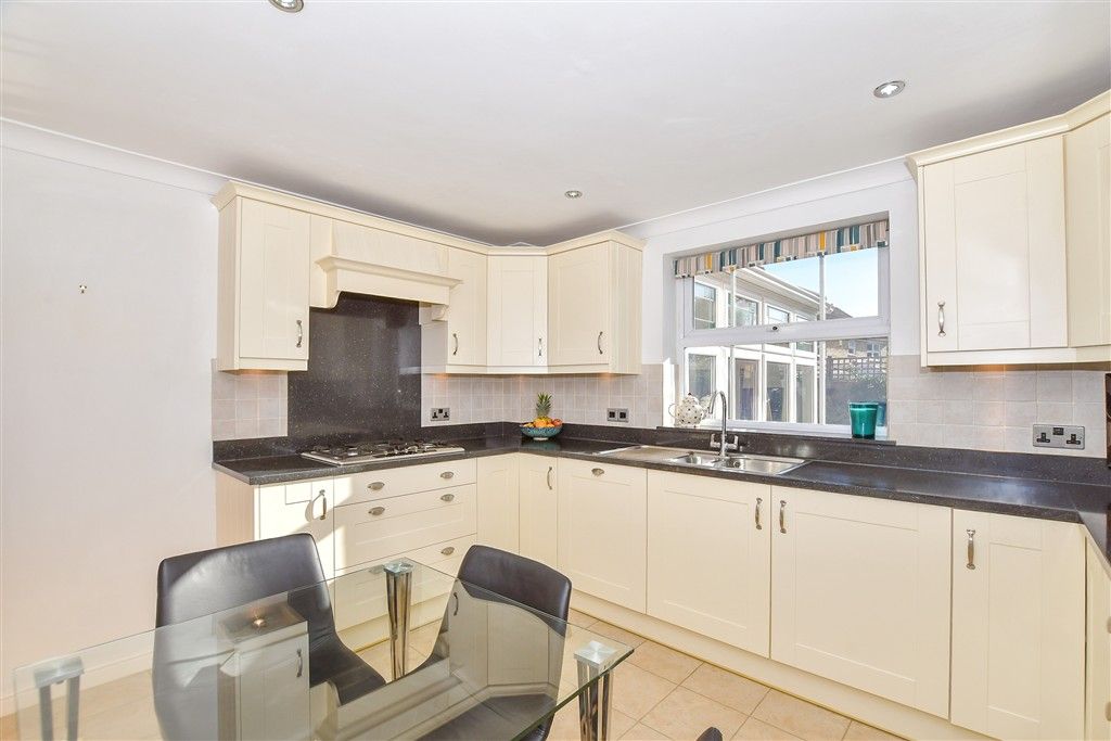 Property photo 2 of 16 Kitchen/Diner