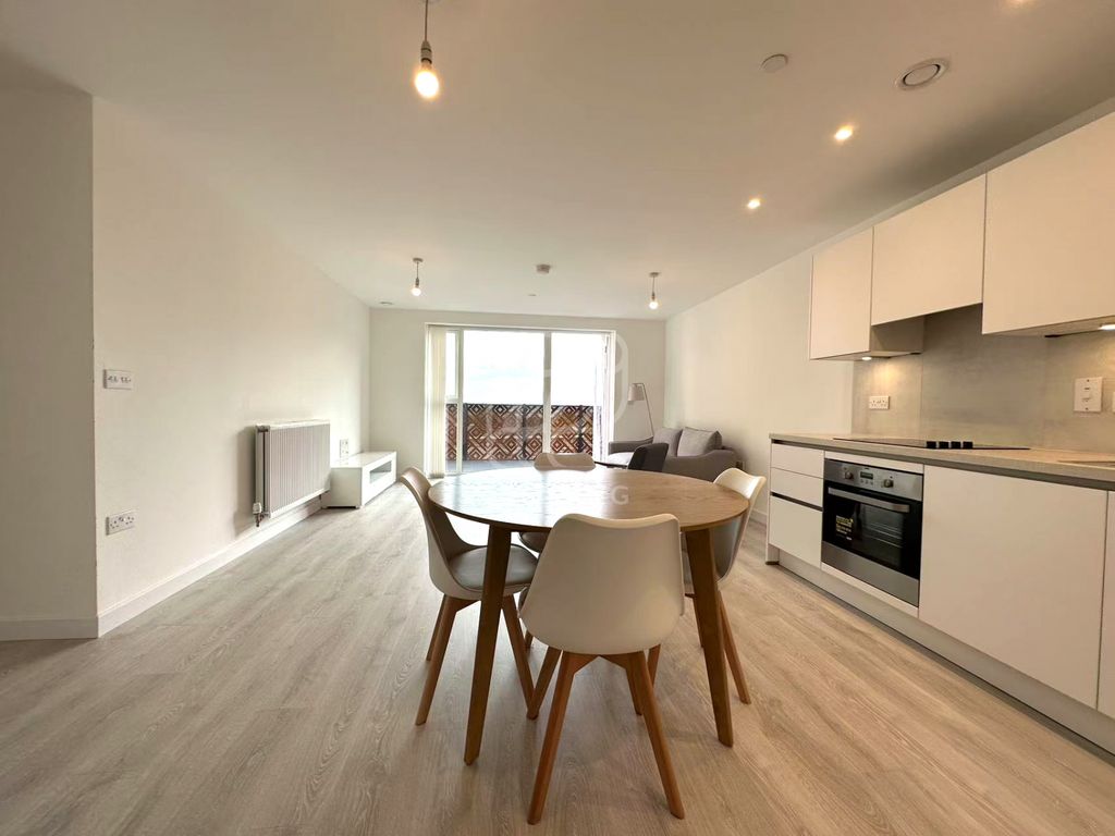 Property photo 1 of 10 2 Bed Flat To Rent Tabbard Apartments, London W3