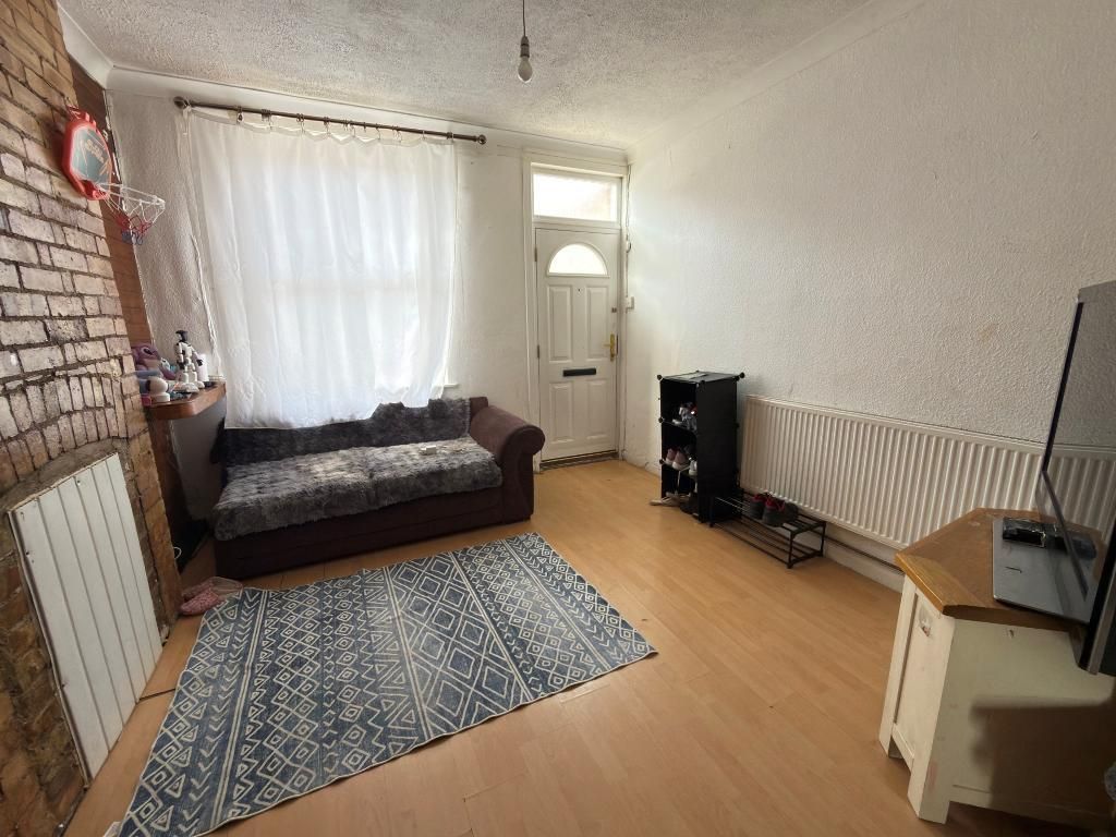 Property photo 2 of 8