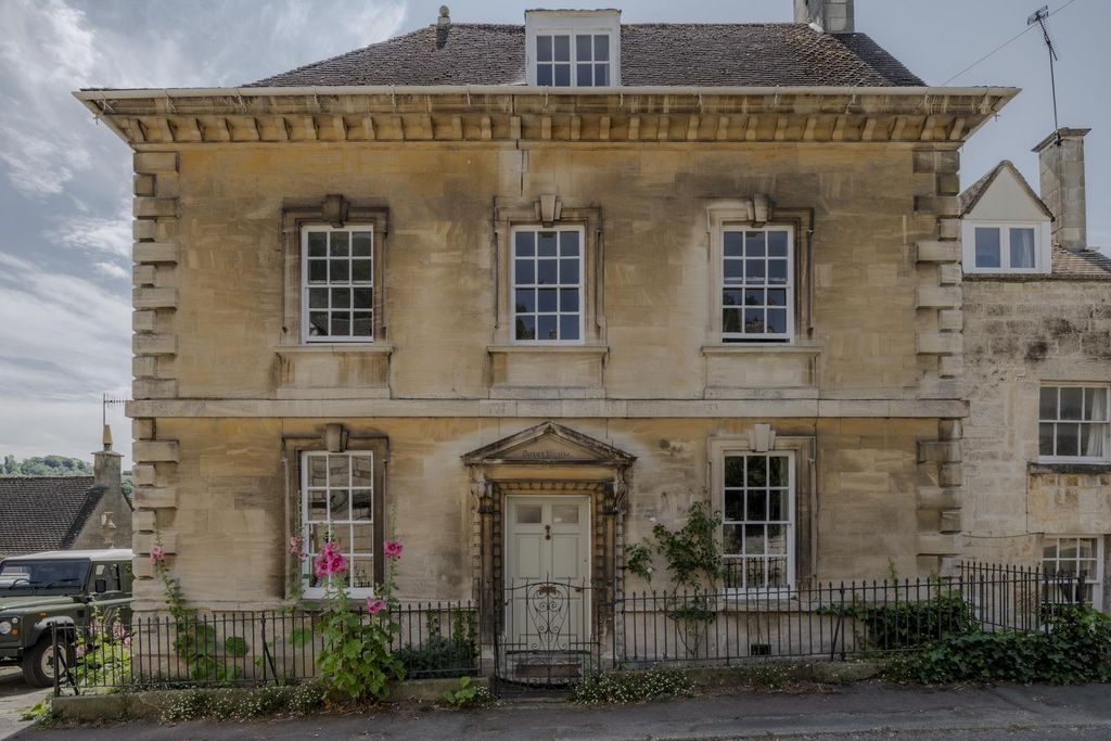 Property photo 2 of 38