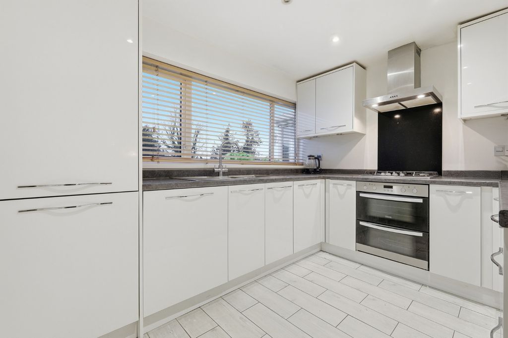 Property photo 3 of 25 4787786