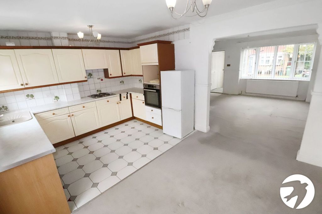 Property photo 3 of 16 Picture No. 11