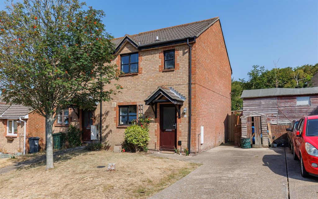 Property photo 1 of 19 Semi-Detached Home In Ventnor