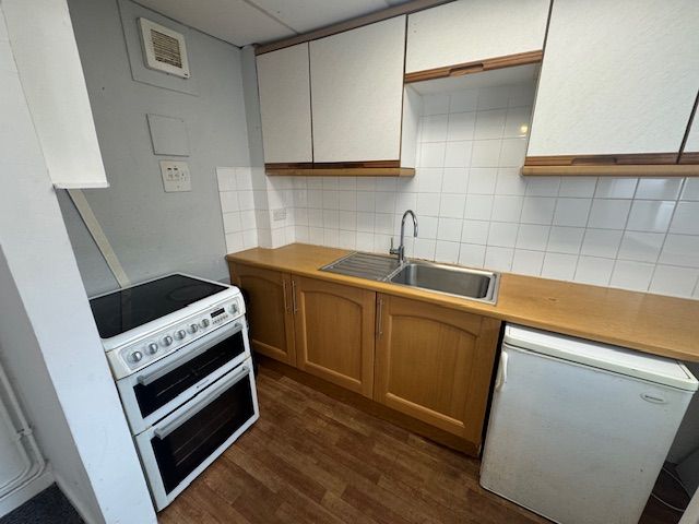 Property photo 3 of 11 Entrance Porch