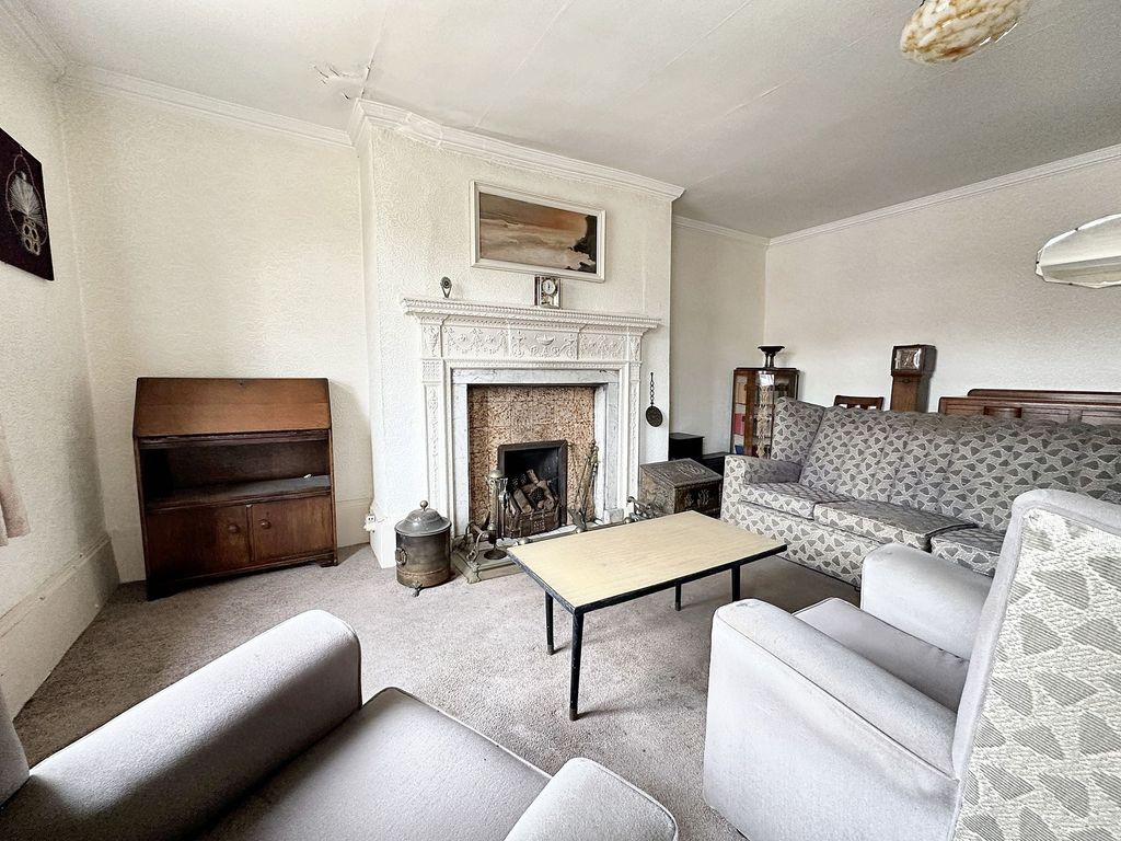 Property photo 2 of 23