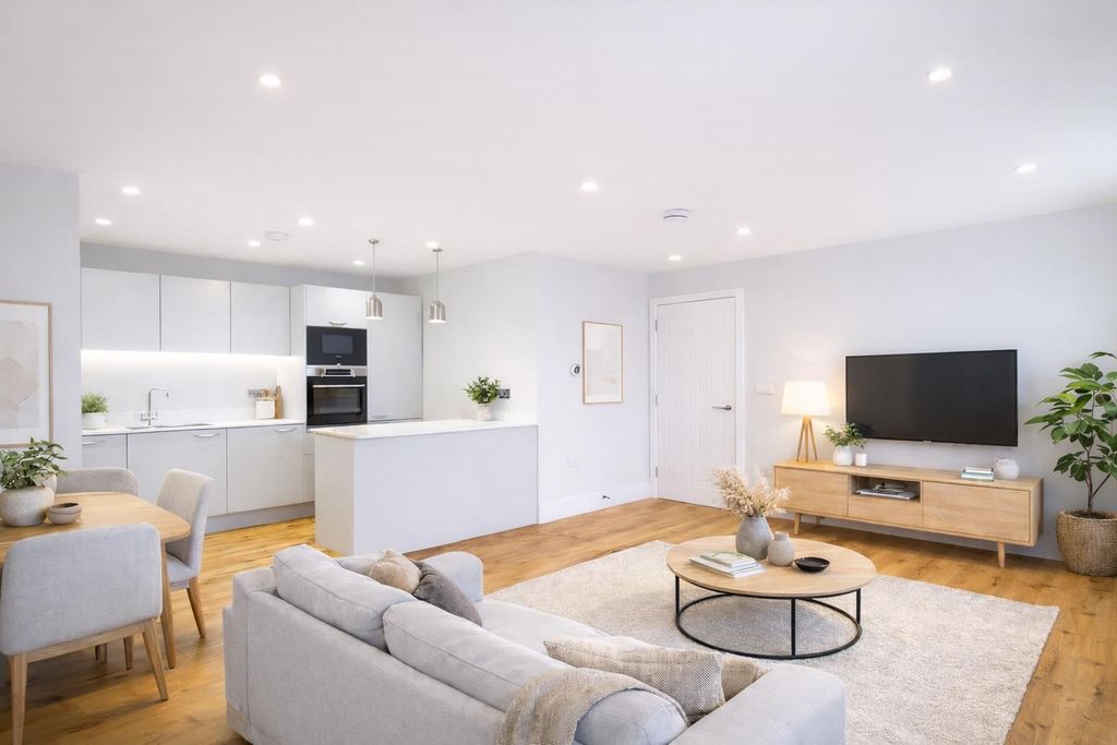 Property photo 2 of 7 5 Cresswell Court - 02.Jpeg