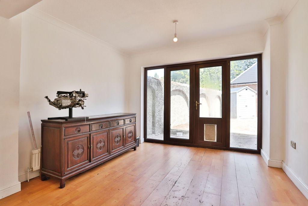 Property photo 3 of 18 Pbox-Img.Jpg