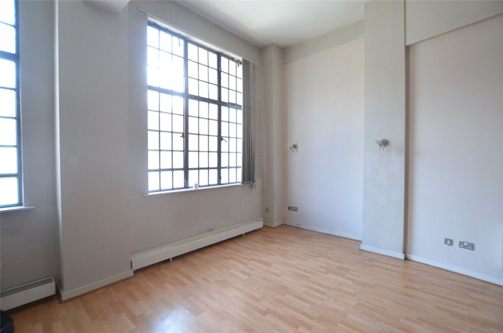 Property photo 2 of 6 Picture No. 05