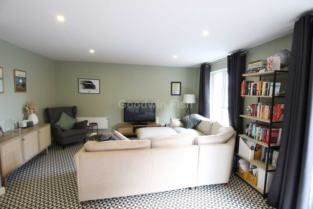 Property photo 2 of 15