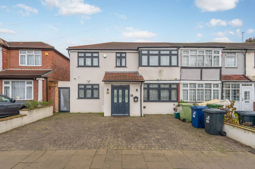 Property photo 3 of 24