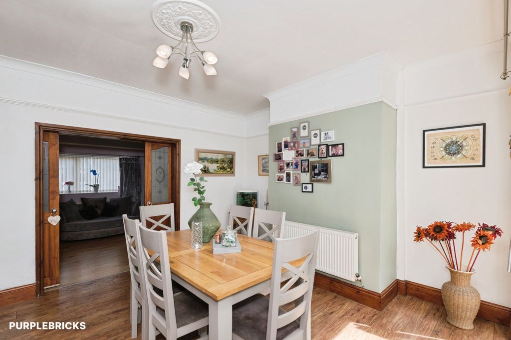 Property photo 3 of 33