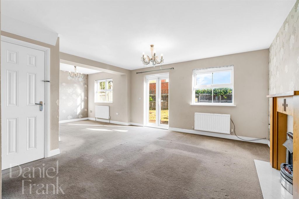 Property photo 2 of 24