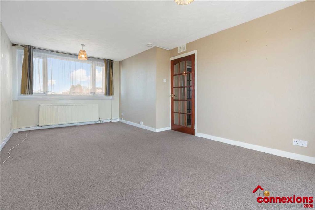 Property photo 3 of 23 Lounge Dining (2)