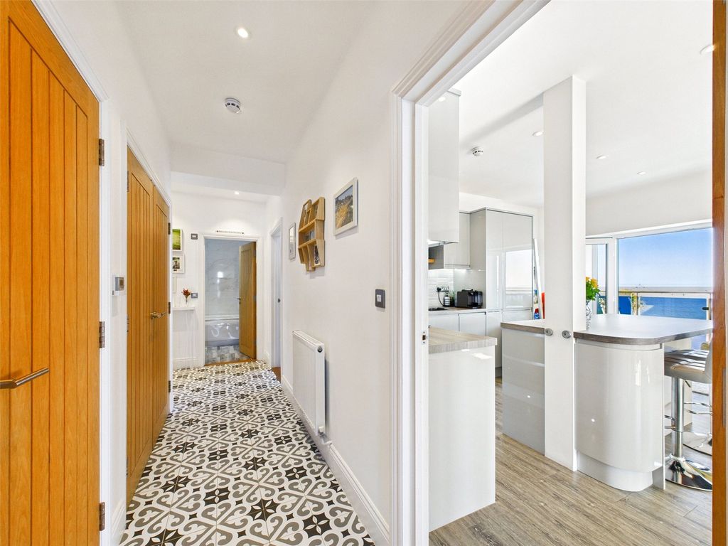 Property photo 2 of 18 2 - Picture No. 24