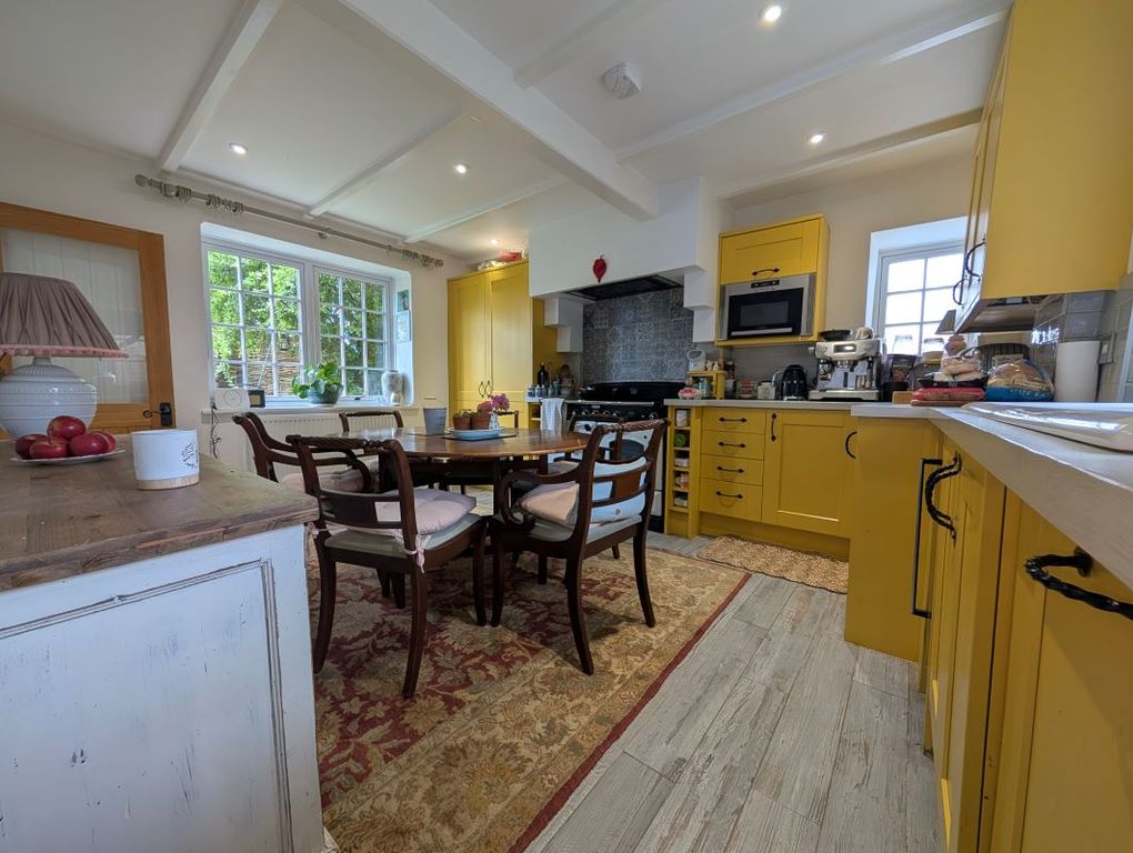 Property photo 3 of 25