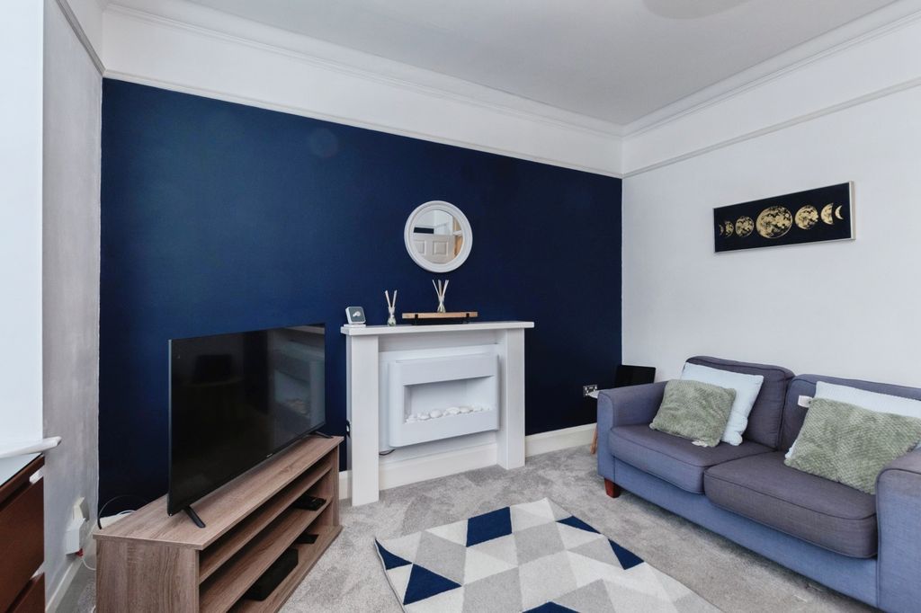 Property photo 3 of 20 Pbox-Img.Jpg