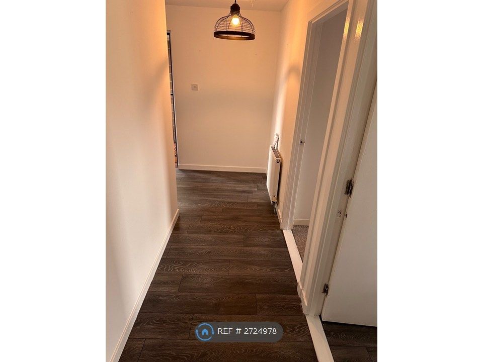 Property photo 1 of 14 Hallway