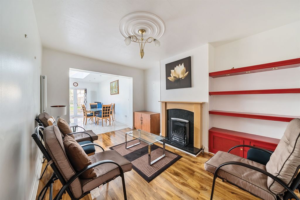 Property photo 3 of 11