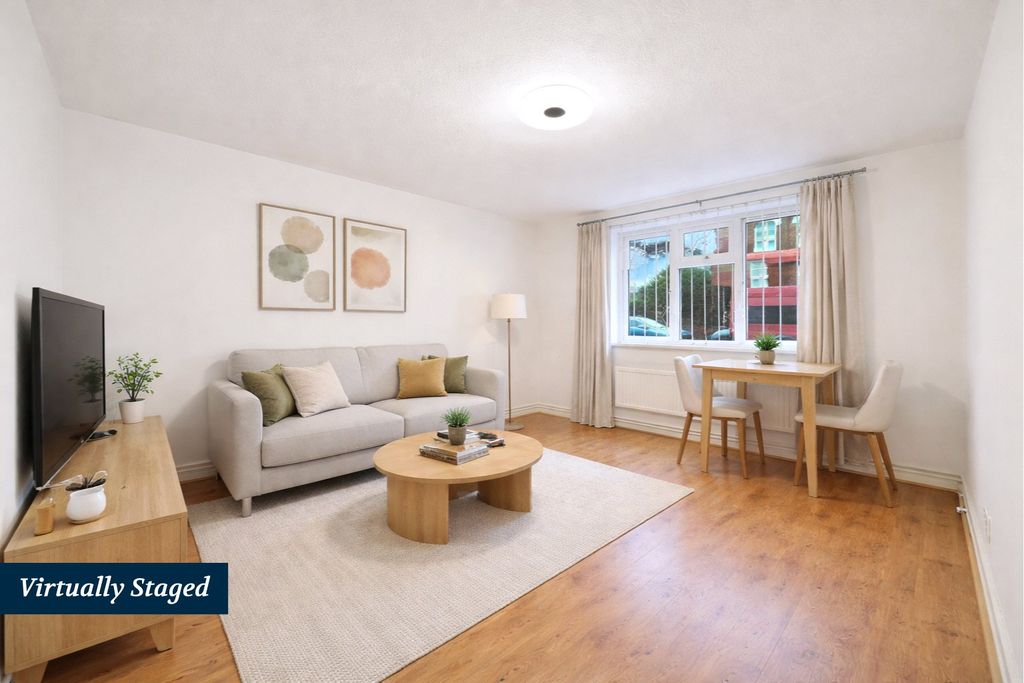 Property photo 1 of 17 Picture No. 24