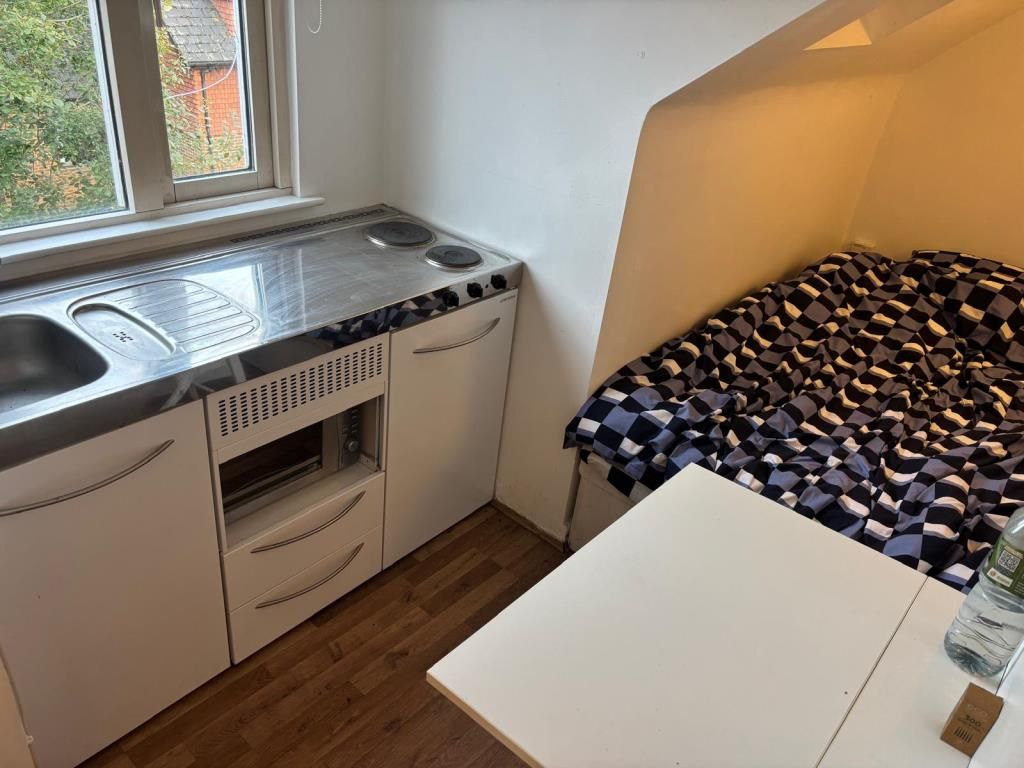 Property photo 2 of 6 Kitchen