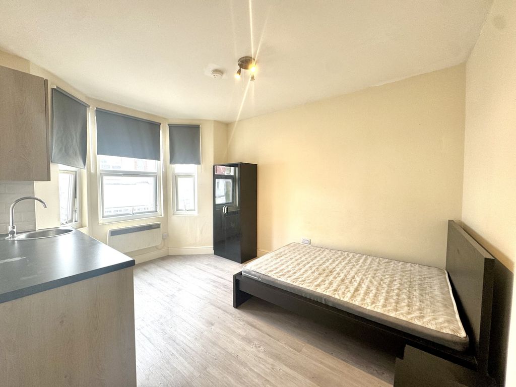 Property photo 1 of 4