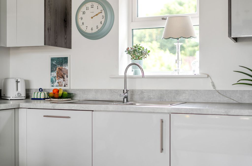 Property photo 3 of 14 1335403-6-6894Ae0...