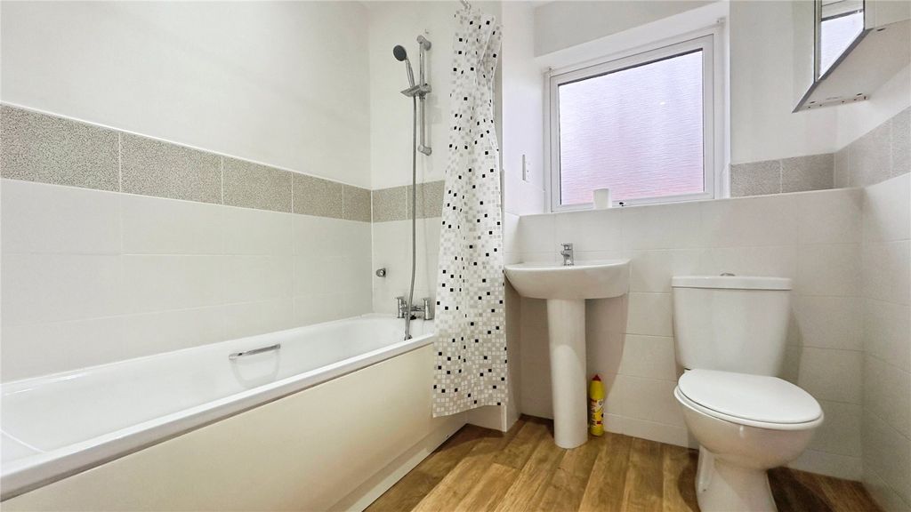Property photo 3 of 46 Picture No. 15