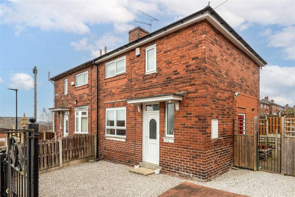 Property photo 1 of 9 83 Whites Lane-11.Jpg