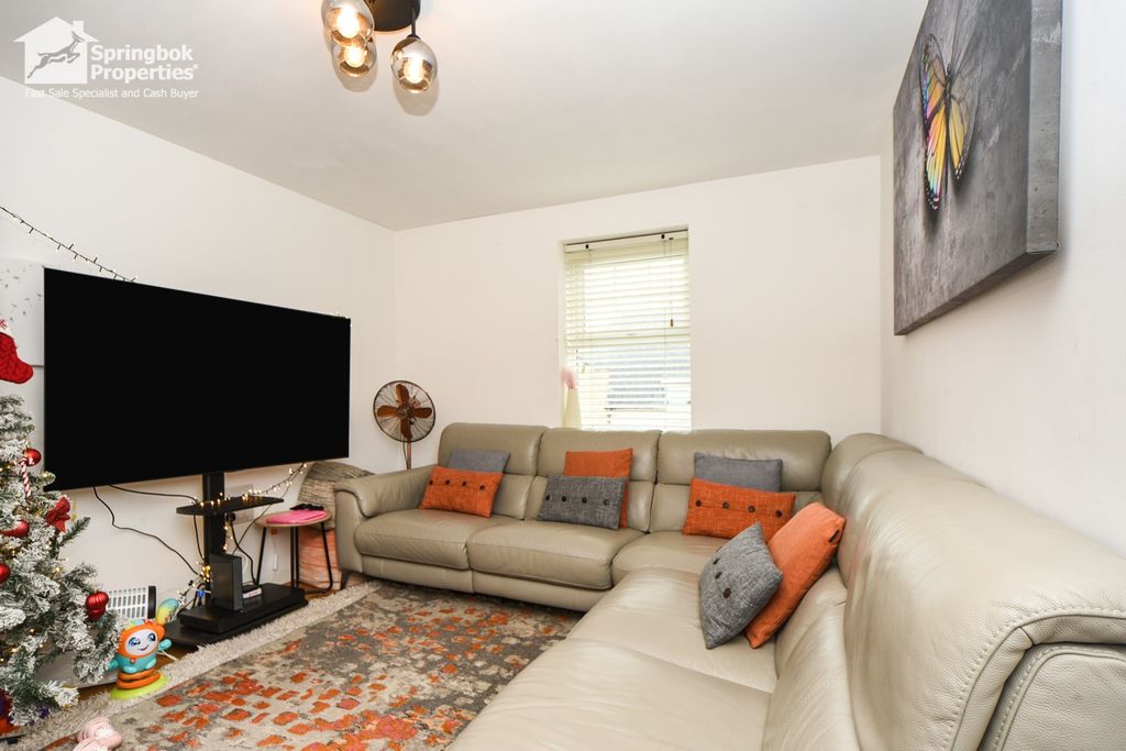 Property photo 2 of 20 1