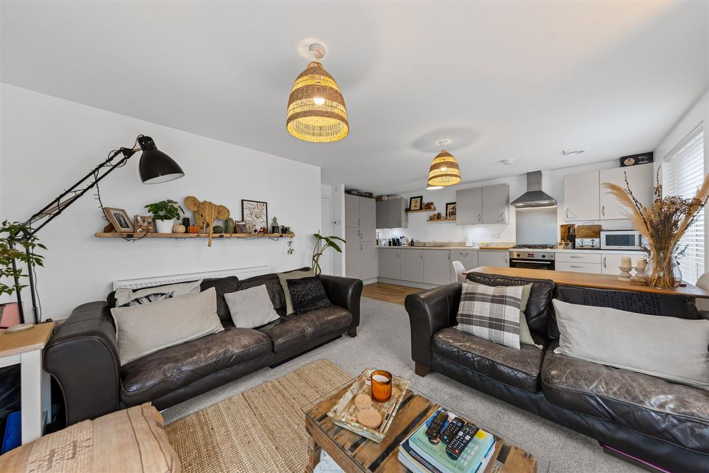 Property photo 2 of 14 Flat2,2Atlanticaveweb12.Jpg