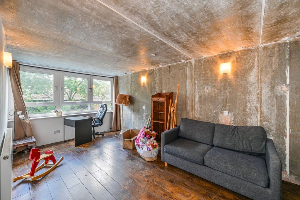 Property photo 2 of 7