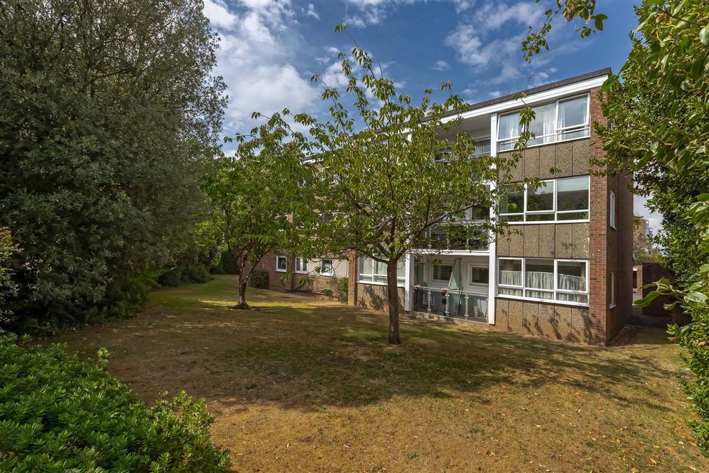 Property photo 2 of 13 Llandaff Court_9.Jpg