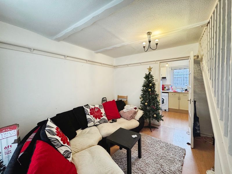 Property photo 3 of 7 Photo 7