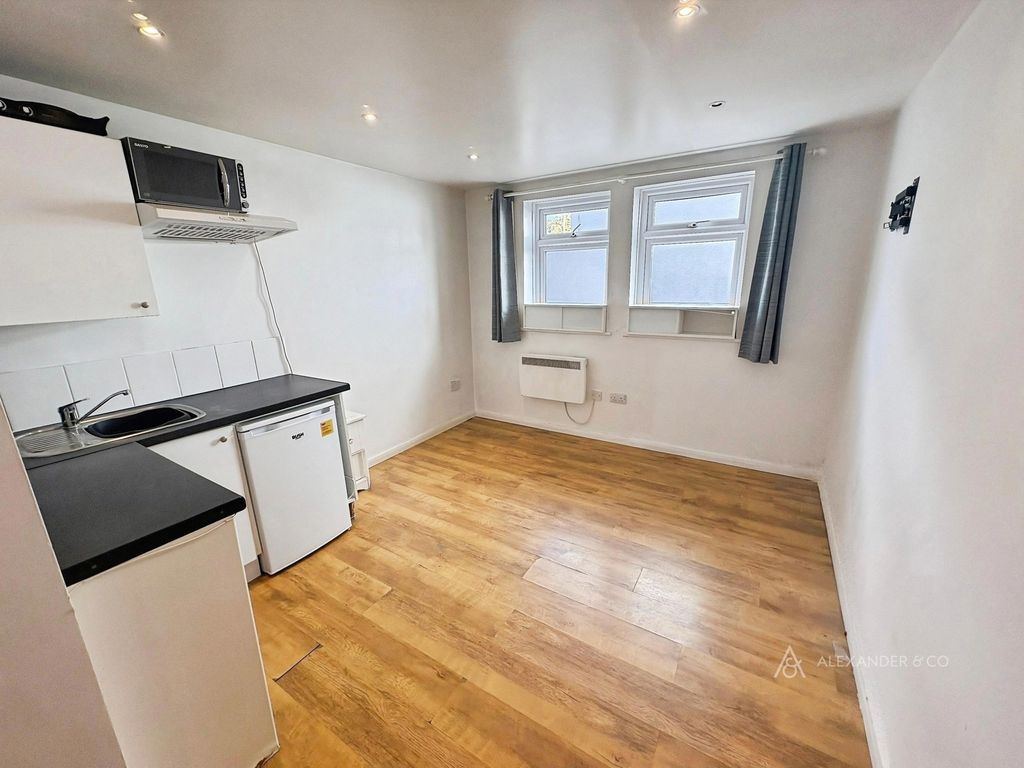 Property photo 3 of 8 Room Angle 1