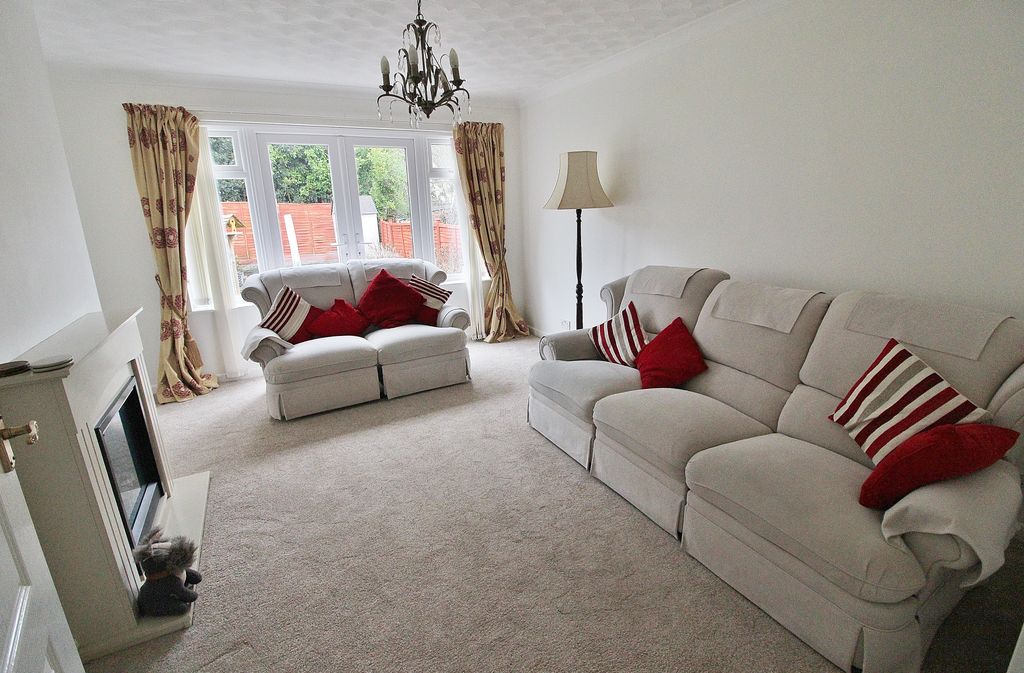 Property photo 3 of 9