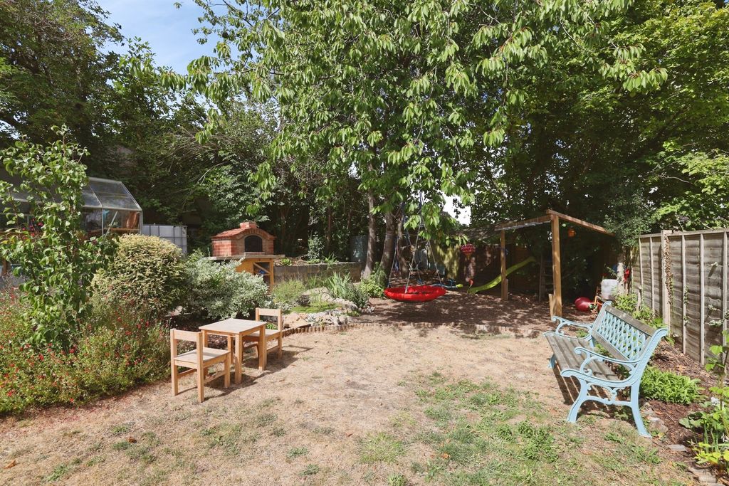 Property photo 3 of 17