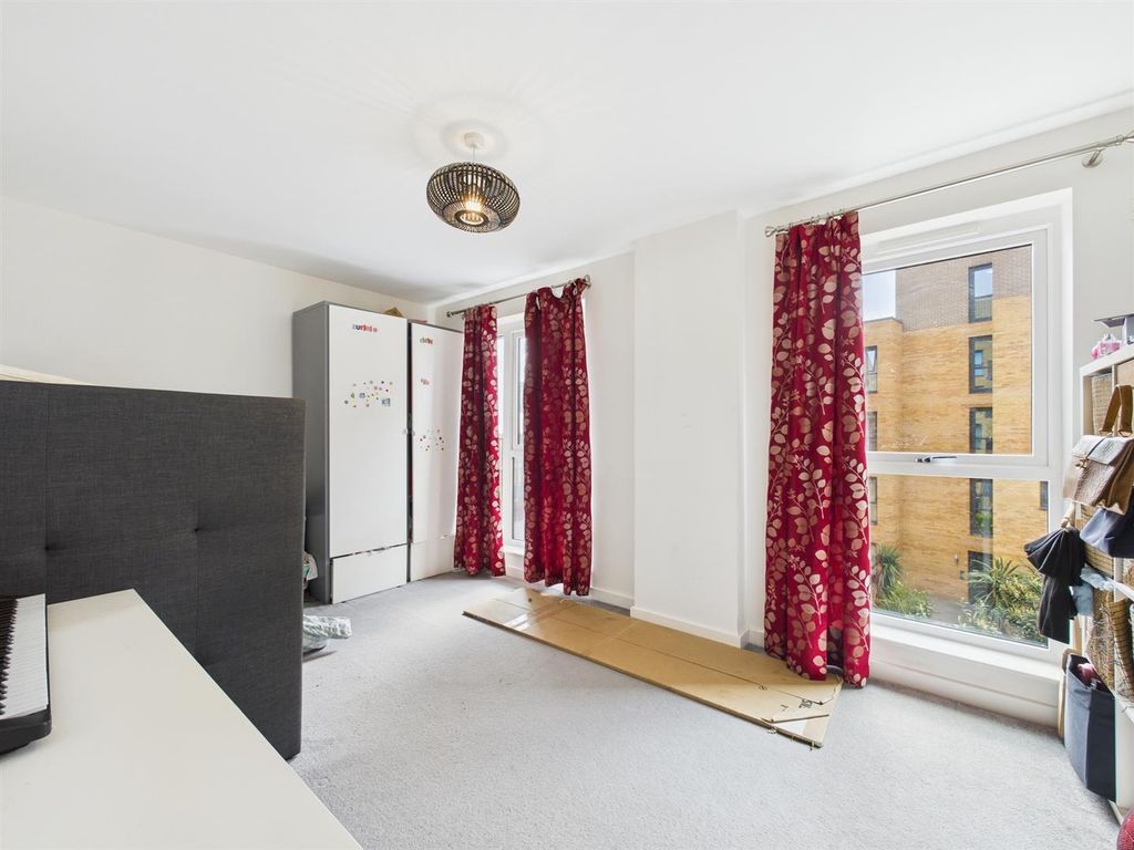 Property photo 3 of 14 Cam01358G0-Pr0145-Still003.Jpg