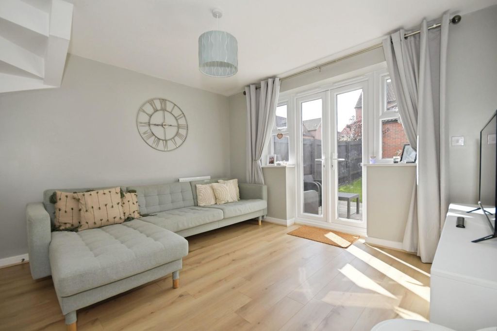 Property photo 3 of 21 Lounge Diner 03.Jpg