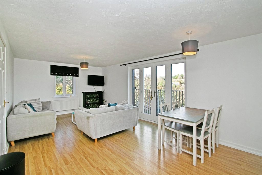 Property photo 2 of 13 Picture No. 33