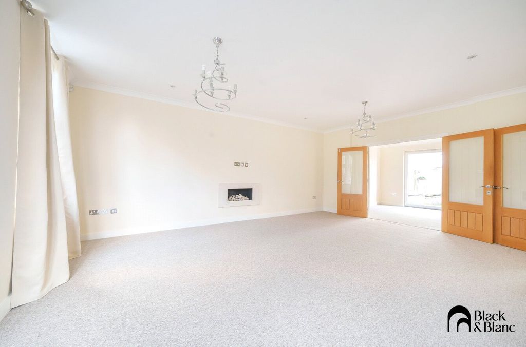 Property photo 2 of 28 Reception Room