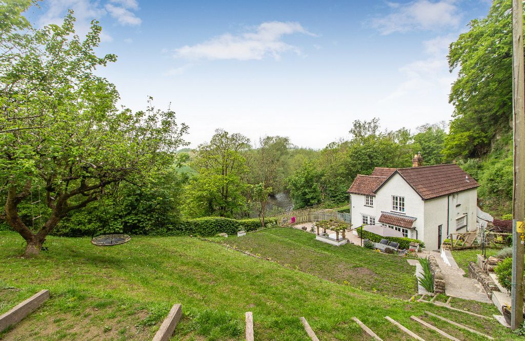 Property photo 1 of 34