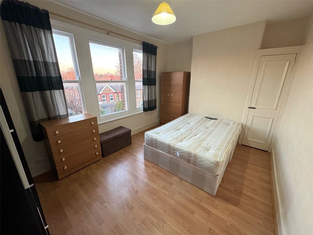 Property photo 3 of 6 Picture No. 04