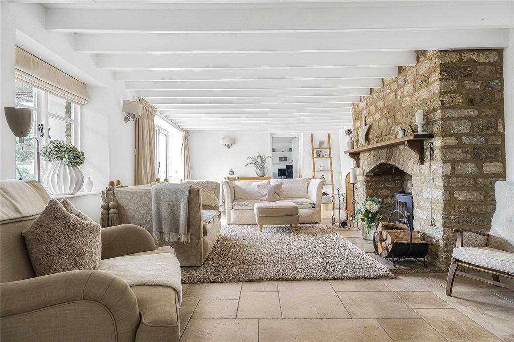 Property photo 2 of 24 Picture No. 20