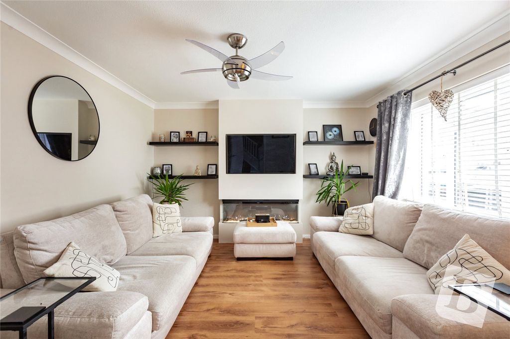 Property photo 2 of 15 Living Room