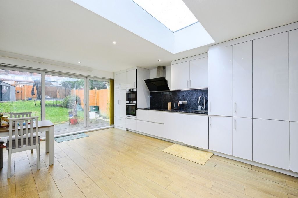 Property photo 2 of 19 Pbox-Img.Jpg